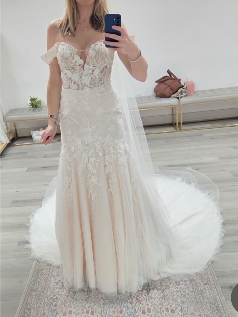 Off-Shoulder Lace Appliqué Bridal Gown in Ivory
